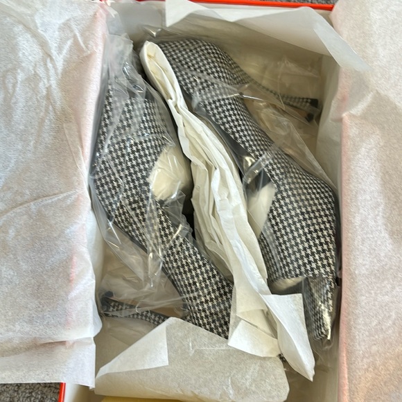 COUP D’ETAT || Sasha open toe pumps - Picture 2 of 6